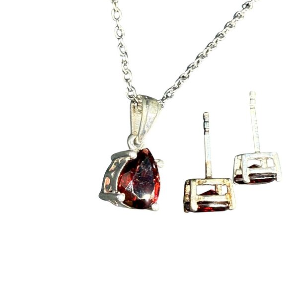 New STS 925 Sterling Silver Red Garnet Teardrop Pendant Necklace Stud Earrings - Picture 8 of 10